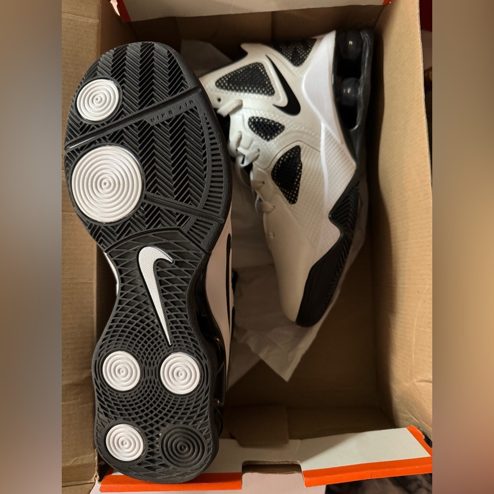 ✨Nike Shox Air Hyperballer TB in White and Black Mens 9 NIB ✨ - Picture 4 of 5